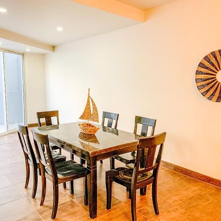 Beautiful 3 Bdr 2,5 Bath- Steps From Beach W/Pkg Tijuana Eksteriør billede