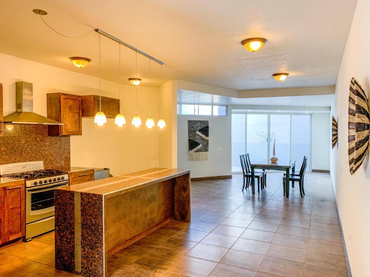 Beautiful 3 Bdr 2,5 Bath- Steps From Beach W/Pkg Tijuana Eksteriør billede